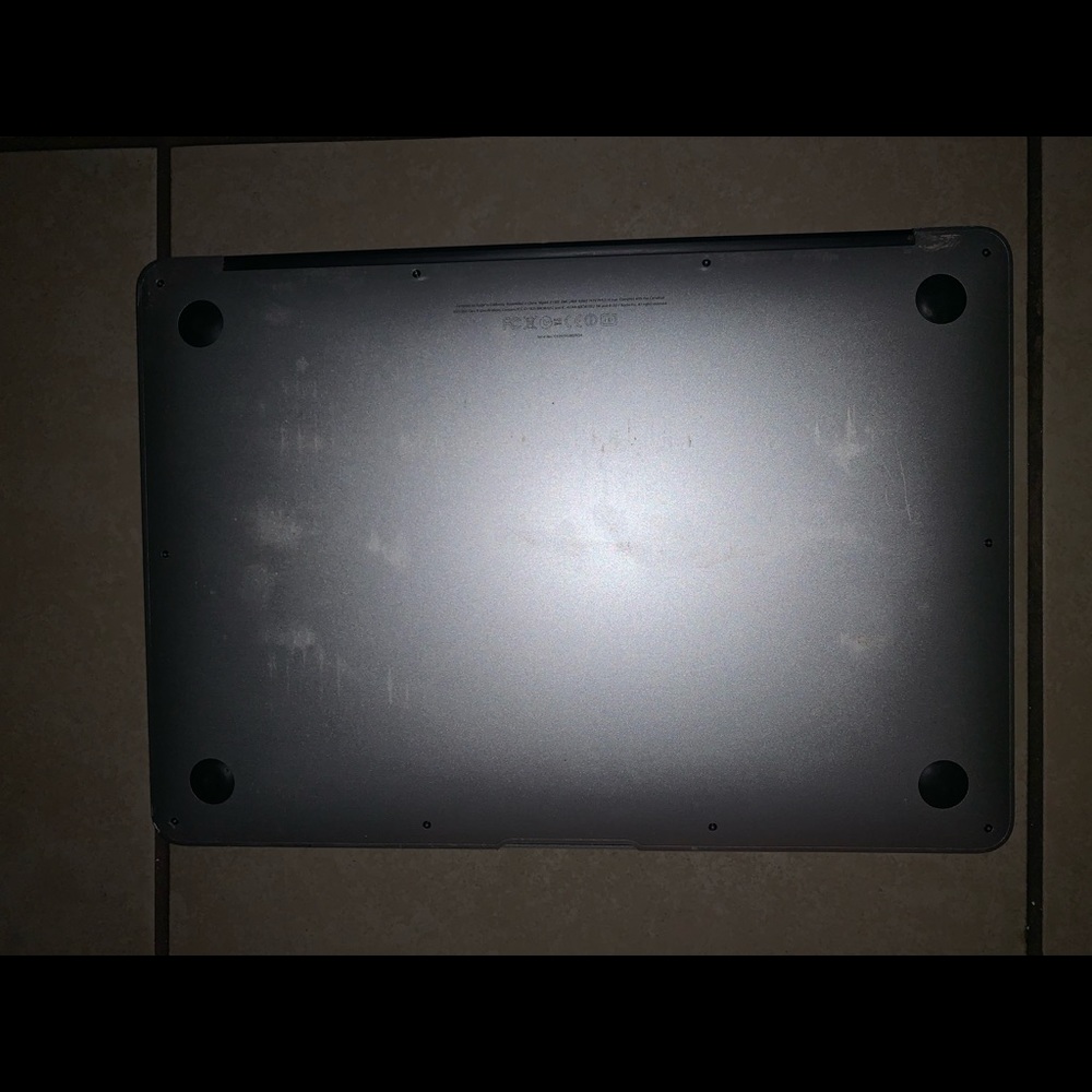 Apple MacBook Air - Picture 4 of 6